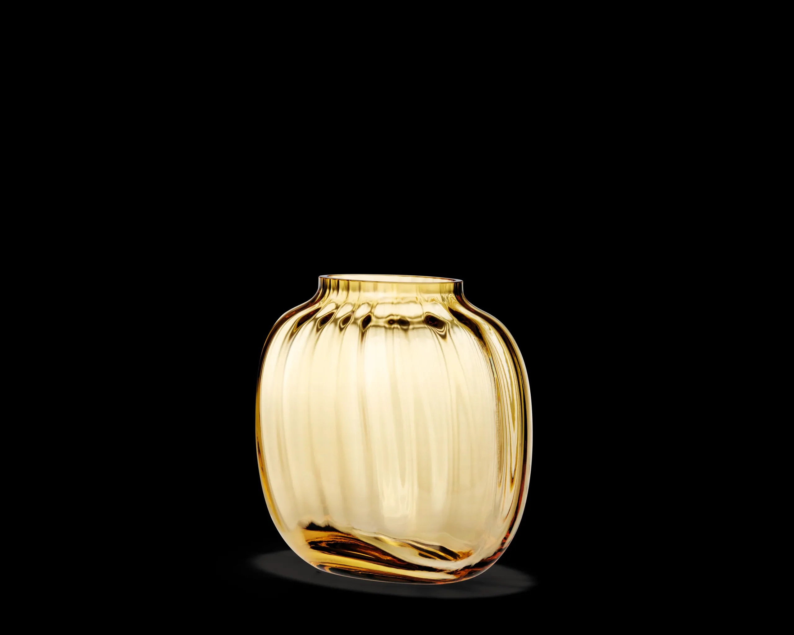 Holmegaard Primula Oval Vase H12.5 amber