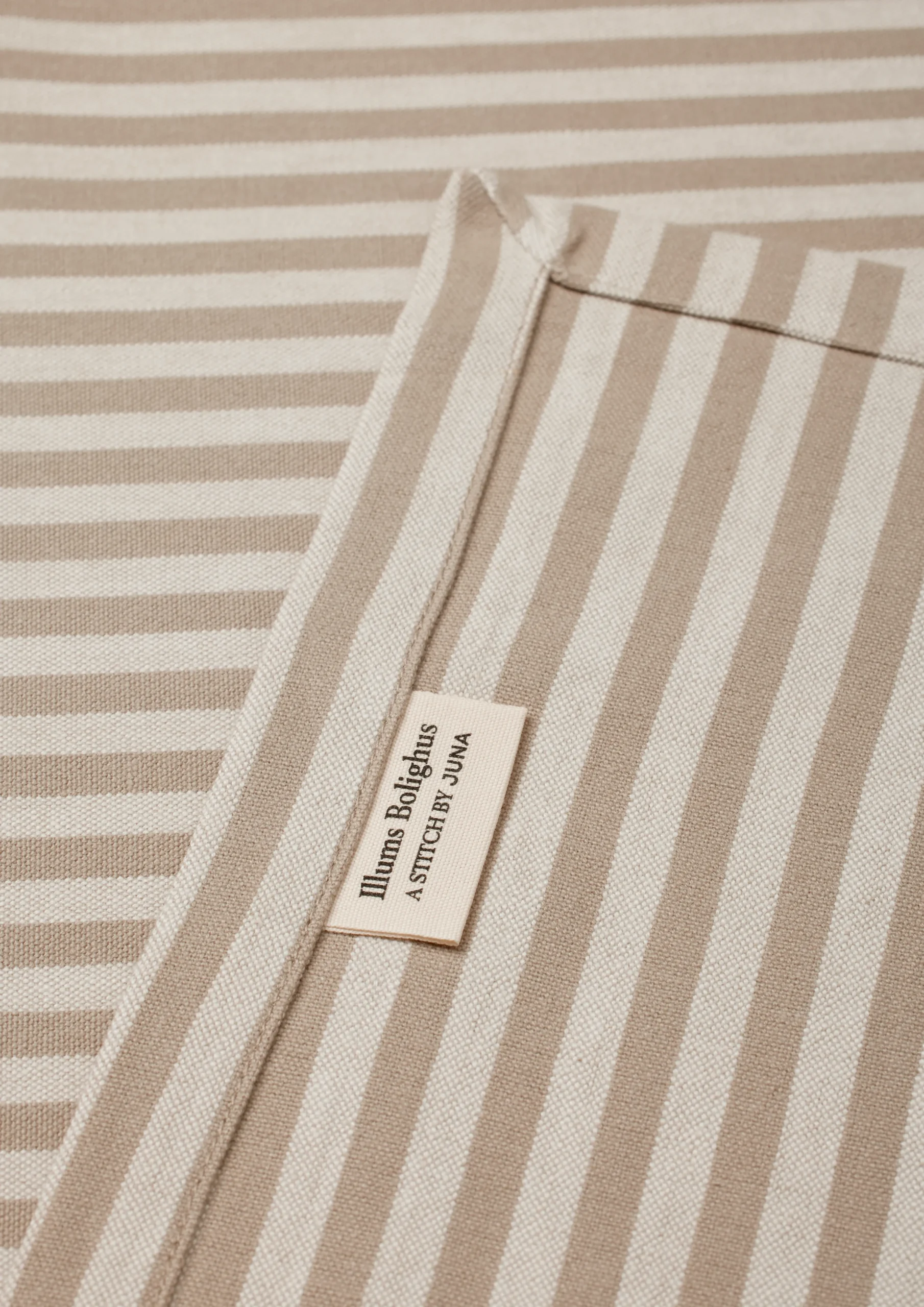 JUNA Lines Duk 150x220 cm sand
