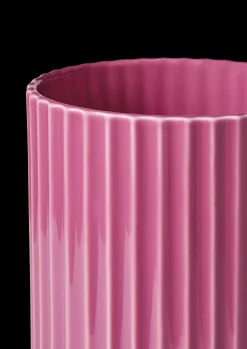 Lyngby Porcelæn Lyngby Vase H20.5 cm lilla porselen -Kjøp nå