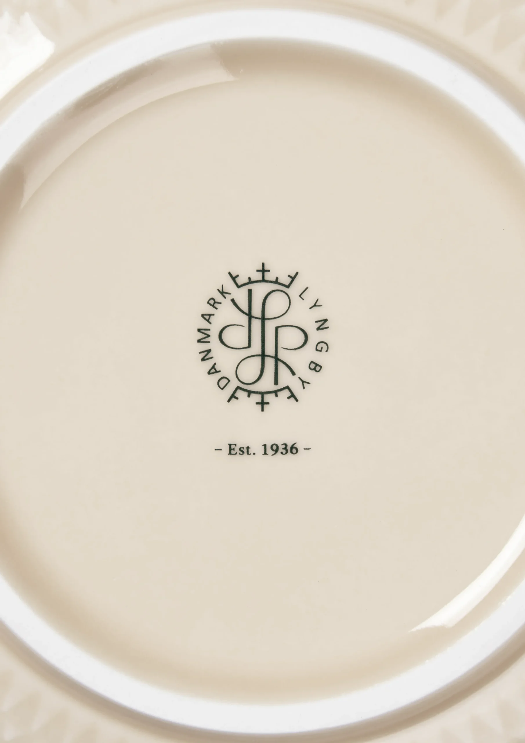 Lyngby Porcelæn Rhombe Earth Serveringsskål Ø22 cm marble