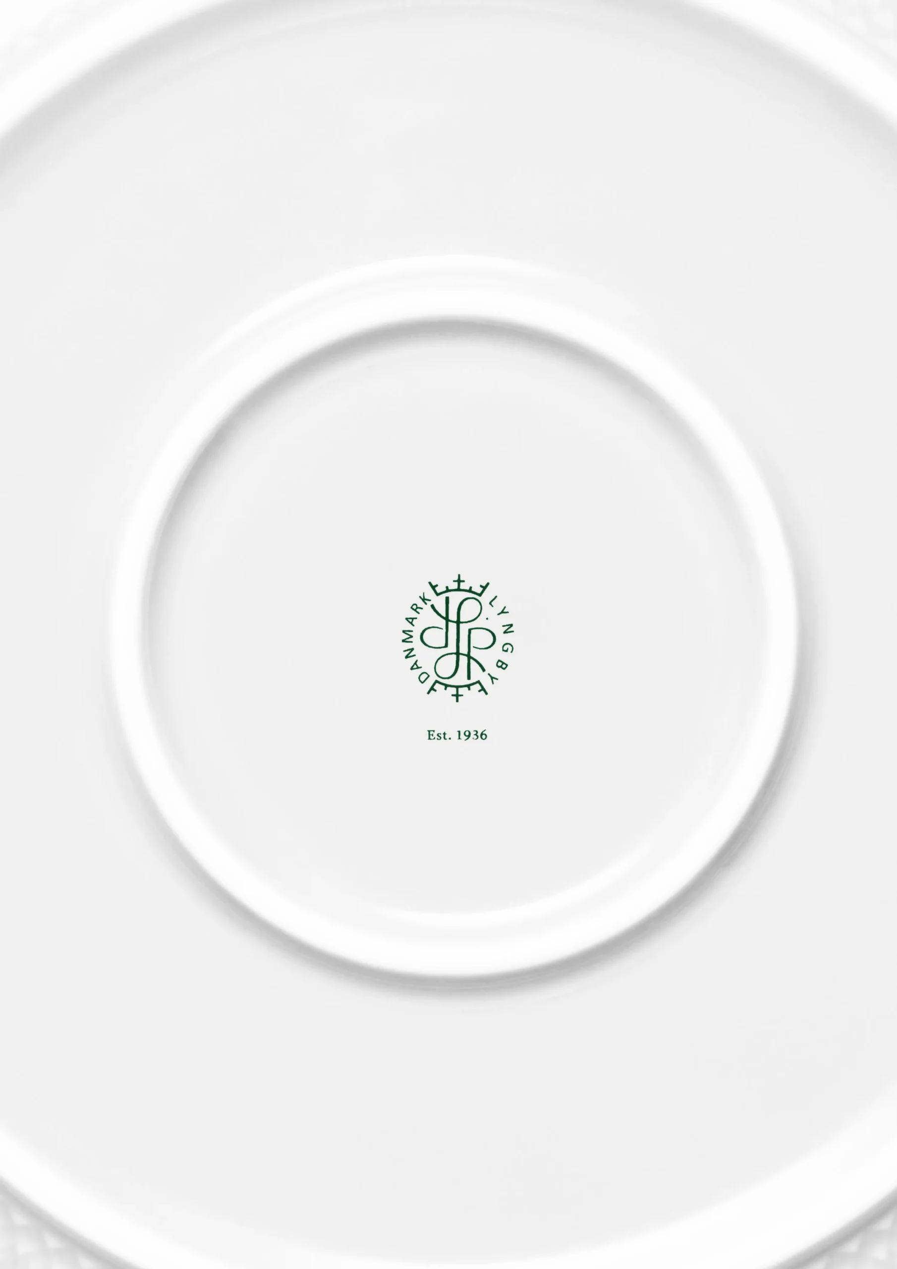 Lyngby Porcelæn Rhombe Serveringsskål Ø28 cm hvit - Kjøp nå